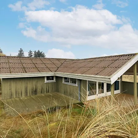 Spacious Retreat With Views - By Traum בית נופש
