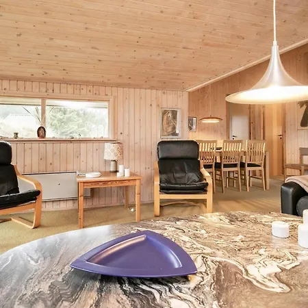 Spacious Retreat With Views - By Traum Semesterbostad *