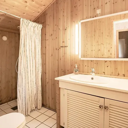 Spacious Retreat With Views - By Traum Semesterbostad