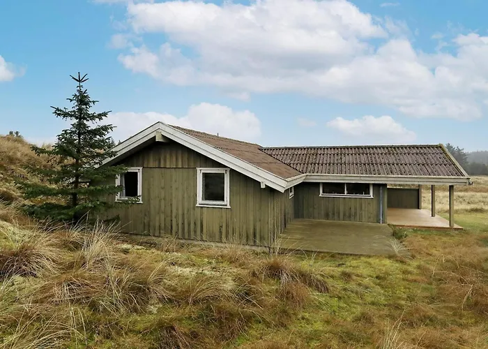 Spacious Retreat With Views - By Traum *